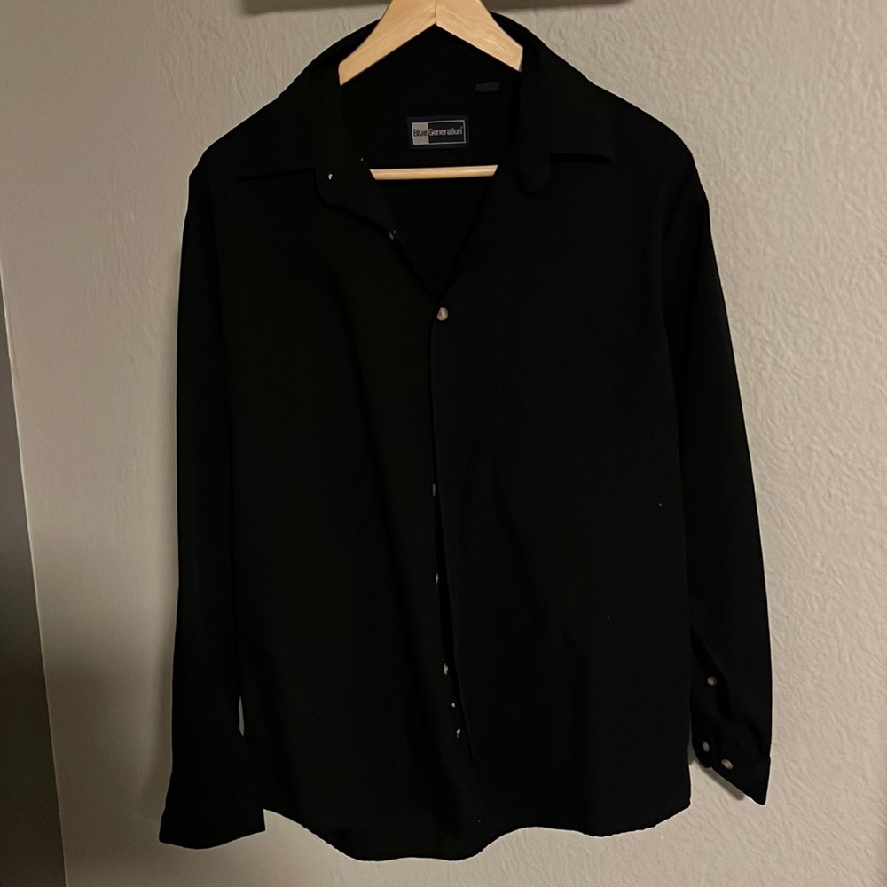 Mens basic black button up. Never worn. Classic.